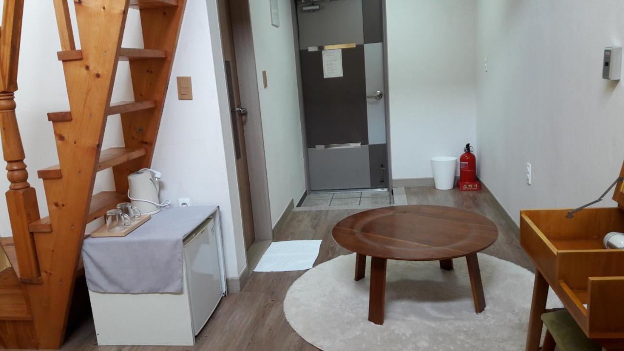 Moon Forest Guesthouse Jeju Luaran gambar
